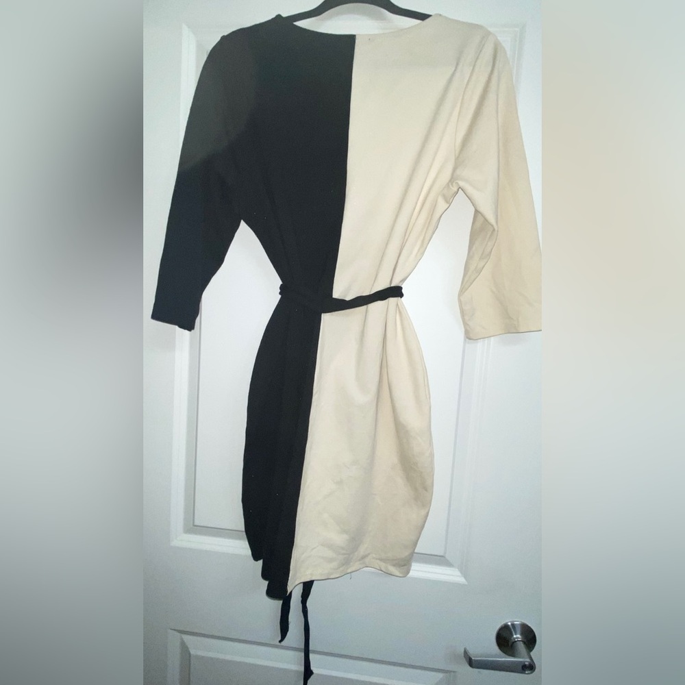 Fashion Nova Black and Cream Plus Size Bodycon Dress with Belt 2X/3X